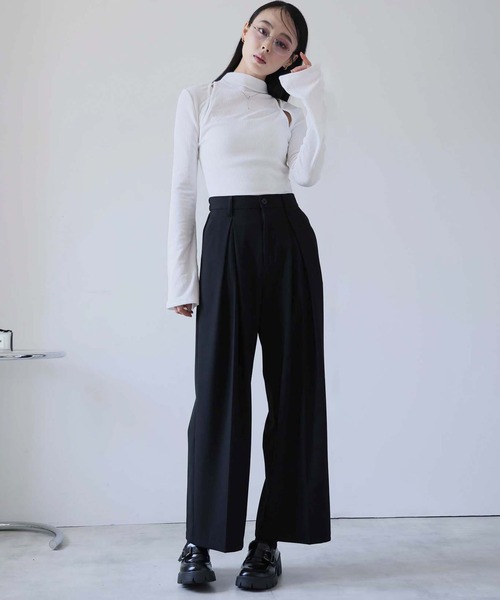 Doula Doula（ドゥーラドゥーラ）の「センタータックワイドスラックスパンツ（その他パンツ・レディース・ブラック/ブラウン/チャコールグレー・マルチサイズ）」の2枚目の写真