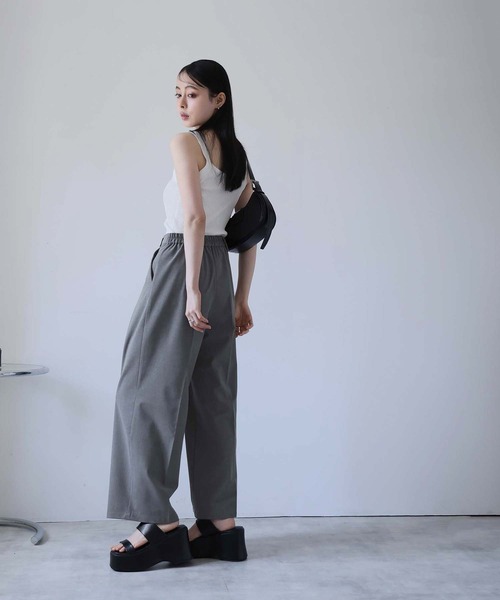 Doula Doula（ドゥーラドゥーラ）の「センタータックワイドスラックスパンツ（その他パンツ・レディース・ブラック/ブラウン/チャコールグレー・マルチサイズ）」の6枚目の写真