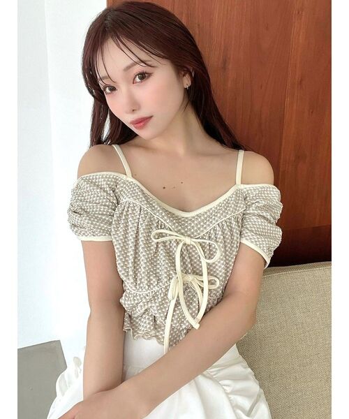 RESEXXY(リゼクシー)の「ダブルリボンクロップドトップス(Tシャツ/カットソー・レディース・アイボリー/ブラック/ベージュ・FREE)」の4枚目の写真