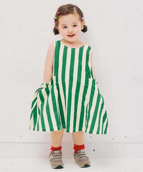 p.premier（ピードットプルミエ）の「イロチ買いしたい夏すぎる総柄パラソルフレアワンピース（ワンピース・キッズ・ネイビー/イエロー/ダークブラウン/グリーン/レッド/ブラック/ブルー/クリーム・80/90/100/110/120/130/140）」の4枚目の写真