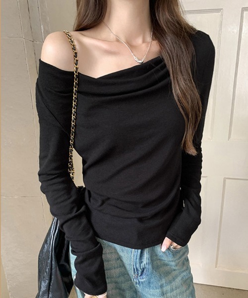 SallyLunn(サリーラン)の「オフショルダーカットソー(Tシャツ/カットソー・レディース・ブラック/アイボリー・LARGE/MEDIUM)」の2枚目の写真