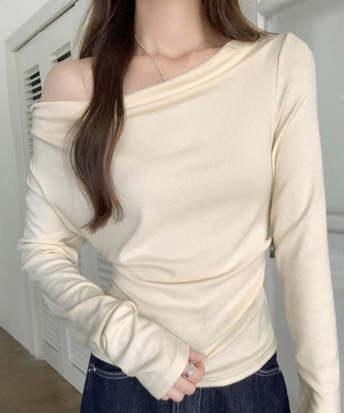 SallyLunn(サリーラン)の「オフショルダーカットソー(Tシャツ/カットソー・レディース・ブラック/アイボリー・LARGE/MEDIUM)」の3枚目の写真