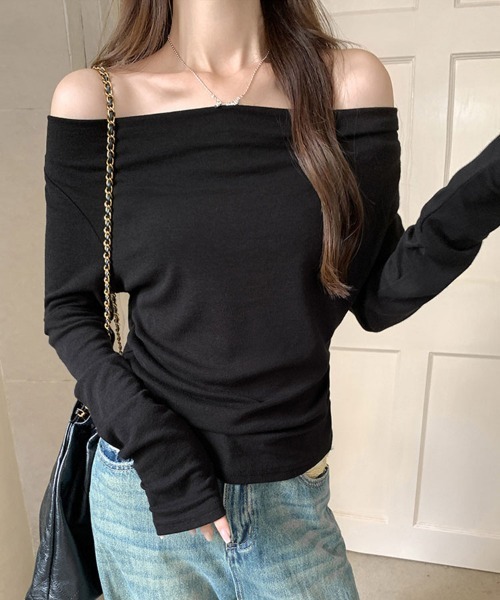 SallyLunn(サリーラン)の「オフショルダーカットソー(Tシャツ/カットソー・レディース・ブラック/アイボリー・LARGE/MEDIUM)」の5枚目の写真