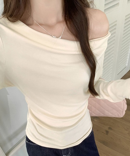SallyLunn(サリーラン)の「オフショルダーカットソー(Tシャツ/カットソー・レディース・ブラック/アイボリー・LARGE/MEDIUM)」の8枚目の写真