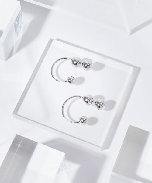ROSE BUD(ローズバッド)の「DESIGN HOOP PIERCE(その他小物・レディース・シルバー・ONE SIZE)」の4枚目の写真