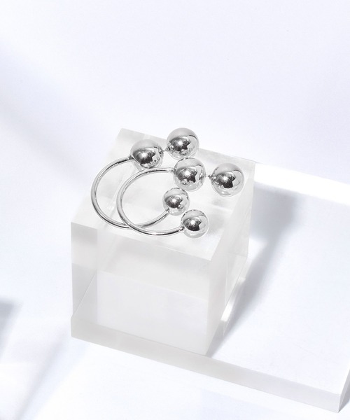 ROSE BUD(ローズバッド)の「DESIGN HOOP PIERCE(その他小物・レディース・シルバー・ONE SIZE)」の8枚目の写真