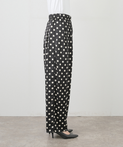 La TOTALITE（ラトータリテ）の「【洗える】CEaRET/シーレット Dot Tuck Gather Curve Pants（その他パンツ・レディース・ブラック・FREE）」の6枚目の写真
