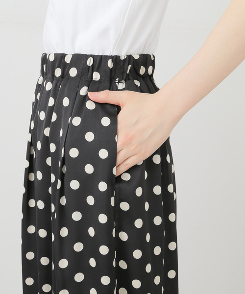 La TOTALITE（ラトータリテ）の「【洗える】CEaRET/シーレット Dot Tuck Gather Curve Pants（その他パンツ・レディース・ブラック・FREE）」の7枚目の写真