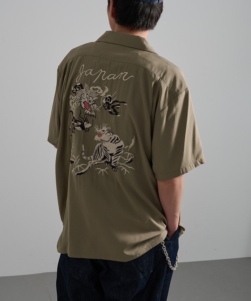 HOUSTON（ヒューストン）の「【HOUSTON】SOUVENIR SHIRT 刺繍スーベニアシャツ（シャツ/ブラウス・メンズ・イエロー/パープル/ブラック/ブラック系その他3/オレンジ系その他3/ブラック系その他2/オリーブ系2/オレンジ系その他2・M/L/XL）」の4枚目の写真