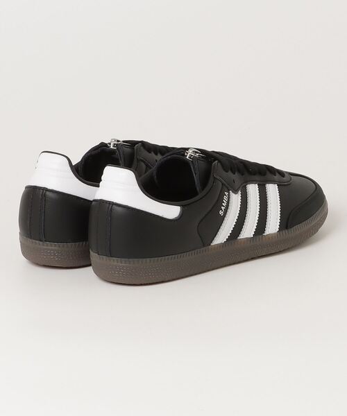 adidas（アディダス）の「adidas×JEREMY SCOTT SAMBA OG アディダス×ジェレミースコット サンバ OG（スニーカー・メンズ・ブラック×ホワイト・23cm/23.5cm/24cm/24.5cm/25cm/25.5cm/26cm/26.5cm/27cm/27.5cm/28cm/28.5cm/29cm）」の3枚目の写真