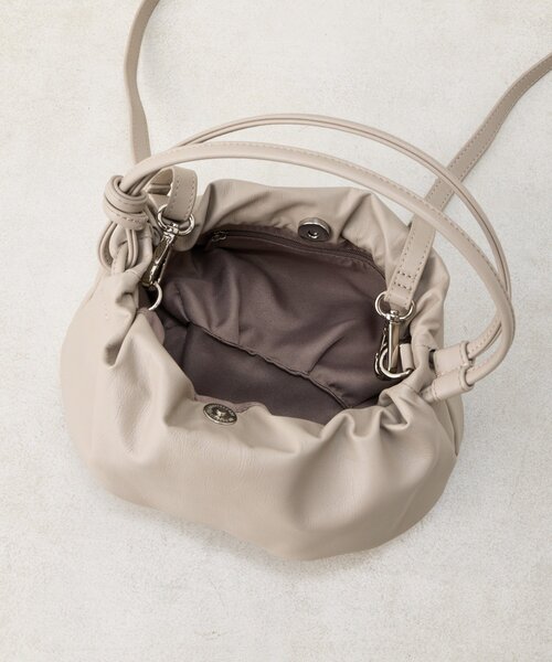 BEARDSLEY(ビアズリー)の「《本革》ギャザーミニバッグ(ショルダーバッグ・レディース・ベージュ/ブラック・FREE)」の10枚目の写真