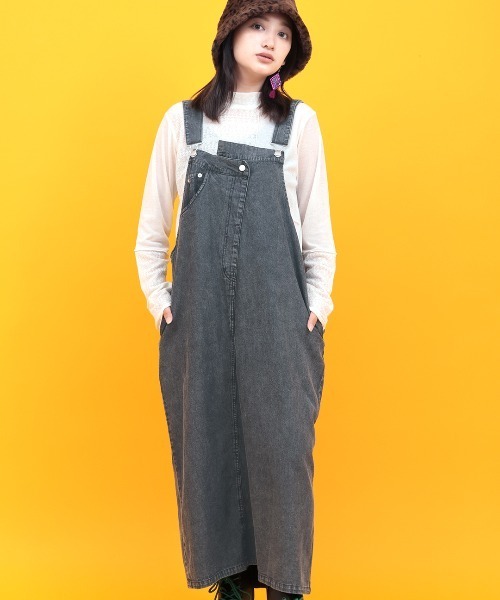 チチカカ（チチカカ）の「Orale! ケミカルデニムサロペットスカート（ジャンパースカート・レディース・ブラック/ブルー・FREE）」の7枚目の写真