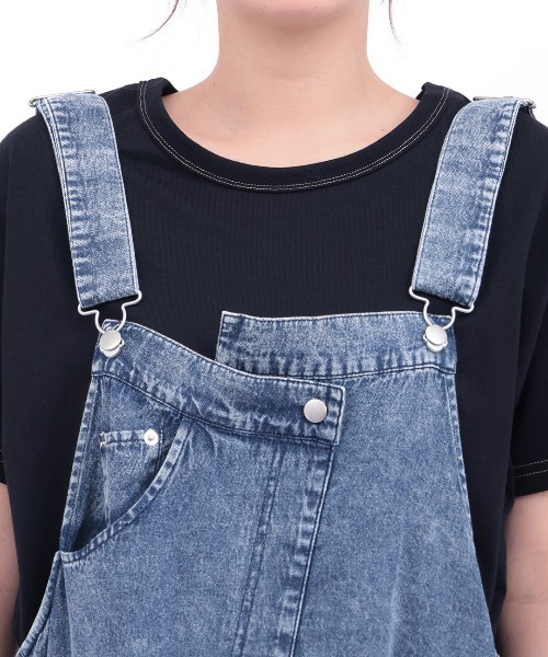 チチカカ（チチカカ）の「Orale! ケミカルデニムサロペットスカート（ジャンパースカート・レディース・ブラック/ブルー・FREE）」の5枚目の写真