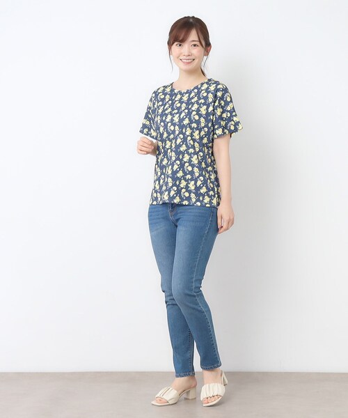 LAURA ASHLEY(ローラアシュレイ)の「【接触冷感/コットン100%】アルバティーン柄 Tシャツ(Tシャツ/カットソー・レディース・ネイビー系/ホワイト系3・38/40)」の12枚目の写真