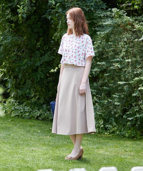 LAURA ASHLEY(ローラアシュレイ)の「【接触冷感/コットン100%】アルバティーン柄 Tシャツ(Tシャツ/カットソー・レディース・ネイビー系/ホワイト系3・38/40)」の3枚目の写真
