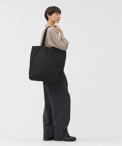 MHL.（エムエイチエル）の「WORN COTTON CANVAS（トートバッグ・レディース・ブラック/ブラウン系その他・FREE）」の3枚目の写真
