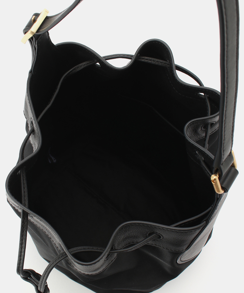 Spick & Span（スピックアンドスパン）の「ORSETTO / オルセット RITMO ナイロン巾着バッグ（ショルダーバッグ・レディース・ブラック・FREE）」の8枚目の写真