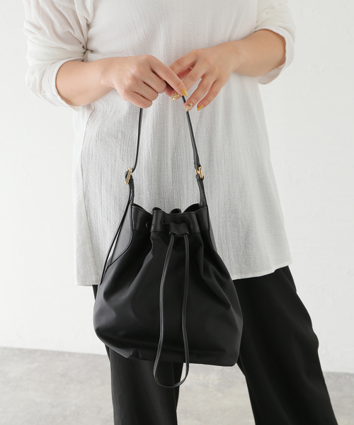 Spick & Span（スピックアンドスパン）の「ORSETTO / オルセット RITMO ナイロン巾着バッグ（ショルダーバッグ・レディース・ブラック・FREE）」の14枚目の写真