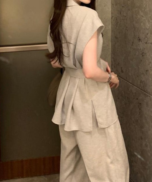 FAVORITO（ファヴォリート）の「シャツトップス+ワイドパンツセットアップ（セットアップ・レディース・ブラック/ベージュ/ホワイト/グレー/モカ・F）」の13枚目の写真