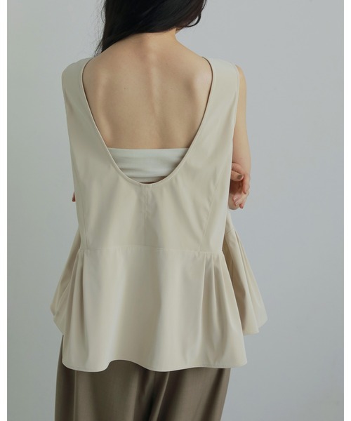 anuke（アンヌーク）の「Uneck Peplum Tops（Tシャツ/カットソー