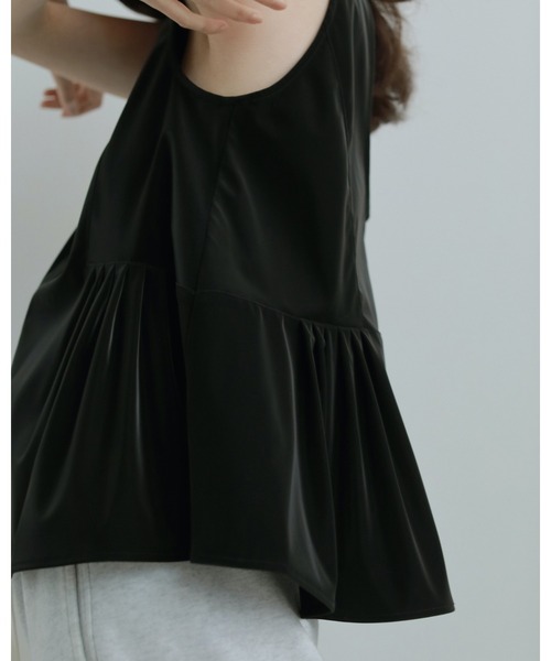 anuke（アンヌーク）の「Uneck Peplum Tops（Tシャツ/カットソー・レディース・アイボリー/ブラック・FREE）」の6枚目の写真