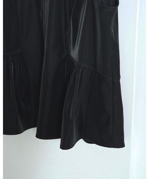 anuke（アンヌーク）の「Uneck Peplum Tops（Tシャツ/カットソー・レディース・アイボリー/ブラック・FREE）」の9枚目の写真