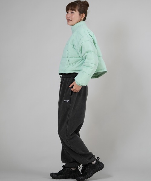 RVCA(ルーカ)の「RVCA/ルーカ MINI RVCA CROPPED PUF JKT ジャケット BF044-752(その他アウター・レディース・ミント/ブラック/ホワイト・M)」の18枚目の写真