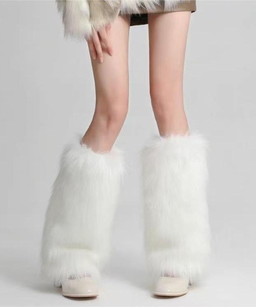 lilful(リルフル)の「フェイクファー もこもこY2Kレッグウォーマー(レッグウォーマー・レディース・ホワイト/ホワイト系その他/ブラウン/ブラック系その他/グレー/ブラック・F)」の9枚目の写真