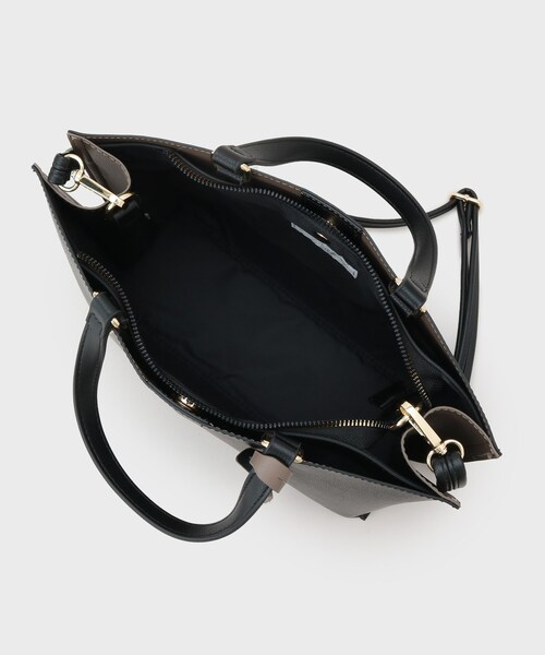 OPAQUE.CLIP（オペークドットクリップ）の「【2WAY／名品】バイカラー3層ミドルトートバッグ（トートバッグ・レディース・ベージュ系4/ピンク系その他2/チャコール/ブラウン系その他5/ブラック系4/ブルー系7・00）」の21枚目の写真