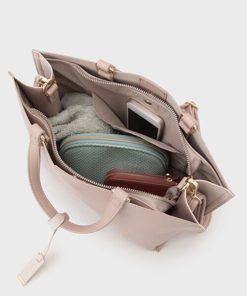 OPAQUE.CLIP（オペークドットクリップ）の「【2WAY／名品】バイカラー3層ミドルトートバッグ（トートバッグ・レディース・ベージュ系4/ピンク系その他2/チャコール/ブラウン系その他5/ブラック系4/ブルー系7・00）」の17枚目の写真