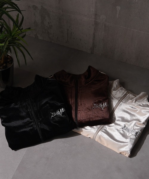 1111clothing(ワンフォークロージング)の「【セットアップ 対応】サイドライン ベロア トラックジャケット / Side Line Velour Track Jacket(ジャージ・メンズ・ブラック/ブラウン/アイボリー・M/L)」の4枚目の写真