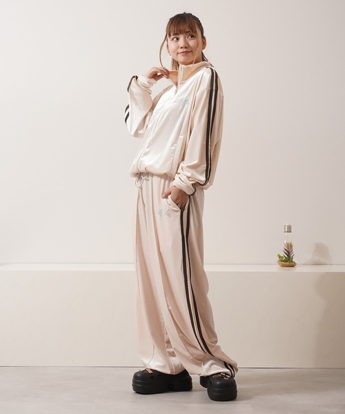 1111clothing(ワンフォークロージング)の「【セットアップ 対応】サイドライン ベロア トラックジャケット / Side Line Velour Track Jacket(ジャージ・メンズ・ブラック/ブラウン/アイボリー・M/L)」の12枚目の写真