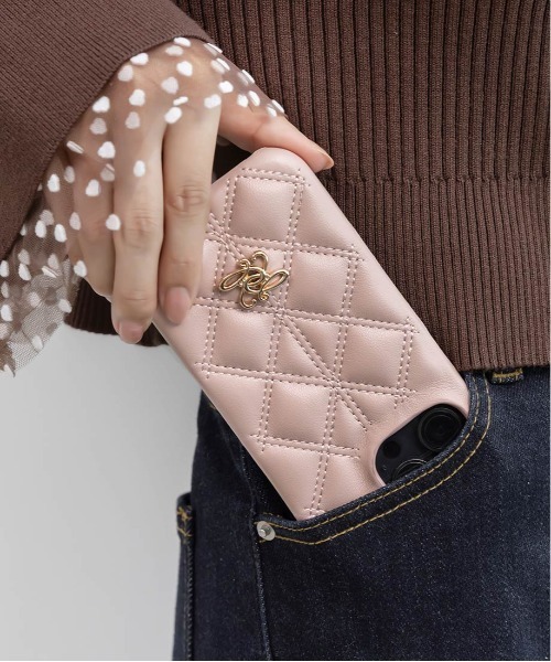 RANDA（ランダ）の「キルティングスマートフォンケース（スマホケース/カバー・レディース・ブラック/クリーム/ピンク/ライトグレー・iPhone 15/iPhone 14/iPhone 16/iPhone 13/iPhone 16 Pro/iPhone 15 Pro/iPhone 13 Pro/iPhone 14 Pro/iPhone 17/iPhone Air/iPhone 17 Pro）」の8枚目の写真