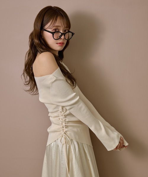 LAULEN(ローレン)の「asymmetry side gather lib knit /アシンメトリーサイドギャザーリブニットトップス(ニット/セーター・レディース・ブラック/ブラウン/アイボリー・FREE)」の2枚目の写真