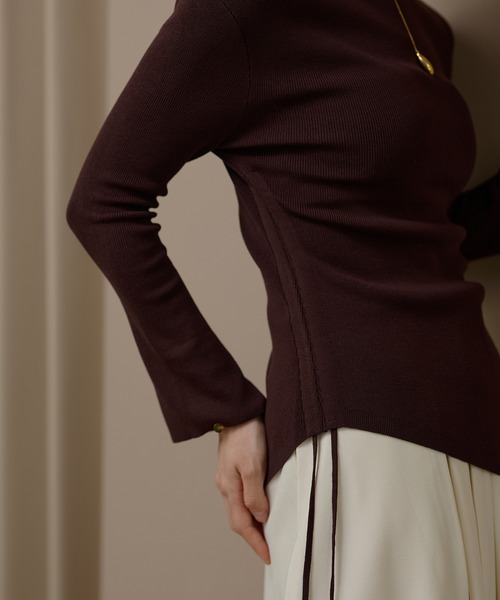 LAULEN(ローレン)の「asymmetry side gather lib knit /アシンメトリーサイドギャザーリブニットトップス(ニット/セーター・レディース・ブラック/ブラウン/アイボリー・FREE)」の8枚目の写真