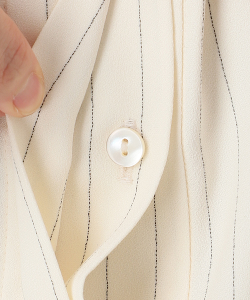 A PUPIL（アピューピル）の「【A PUPIL/ア ピューピル】BIG BT BL STRIPES：ブラウス（シャツ/ブラウス・レディース・ホワイト・MEDIUM）」の9枚目の写真