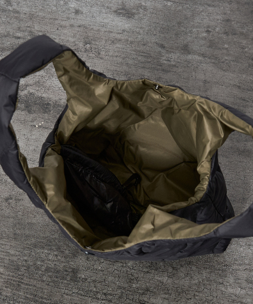 TAION(タイオン)の「【TAION / タイオン】ミリタリー エコ ダウンバッグS/コンパクト/サブバッグ/ユニセックス/【WEB限定】(トートバッグ・メンズ・ブラック/ダークネイビー/その他1/カーキ・フリー)」の13枚目の写真