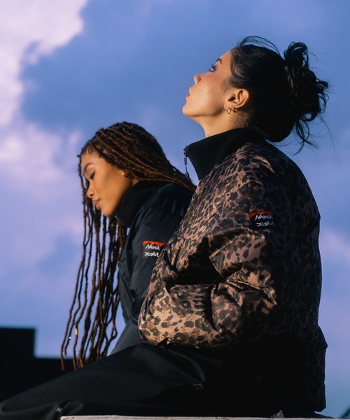 NANGA(ナンガ)の「X-girl × NANGA PUFFER JACKET(ナイロンジャケット・レディース・ベージュ/ブラック・S/M)」の21枚目の写真