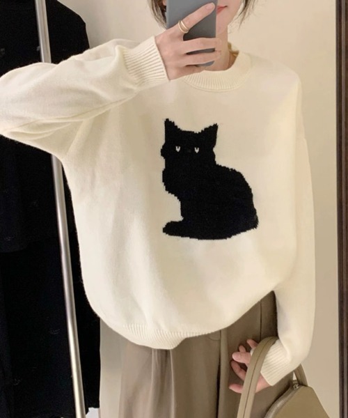 maison de LATIR（メゾンドラティール）の「「遊び心をちょっとだけ、上品に。」猫デザインのニットトップス（ニット/セーター・レディース・ホワイト/ブラック・FREE）」の2枚目の写真
