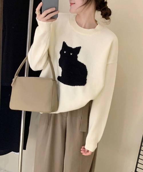 maison de LATIR（メゾンドラティール）の「「遊び心をちょっとだけ、上品に。」猫デザインのニットトップス（ニット/セーター・レディース・ホワイト/ブラック・FREE）」の3枚目の写真