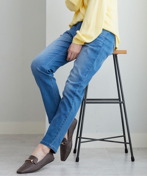 BELLUNA PLUS(ベルーナ)の「やわらかストレッチデニムスリムパンツ68(その他パンツ・レディース・ライトブルー/ネイビー/ブルー・X-LARGE/LARGE/MEDIUM/SMALL)」の2枚目の写真
