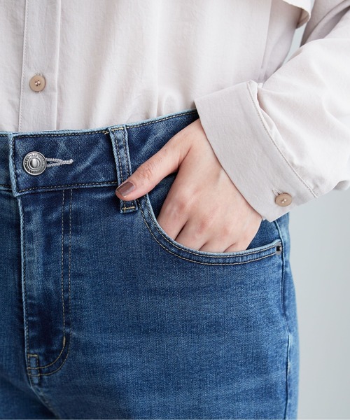 BELLUNA PLUS(ベルーナ)の「やわらかストレッチデニムスリムパンツ68(その他パンツ・レディース・ライトブルー/ネイビー/ブルー・X-LARGE/LARGE/MEDIUM/SMALL)」の10枚目の写真