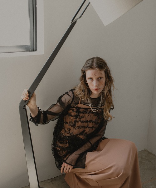 et.UNiVER（エトユニベール）の「Midnight sparkle dress set（ドレス・レディース・ブラック/チャコール/ピンクベージュ・LARGE/MEDIUM/SMALL）」の4枚目の写真