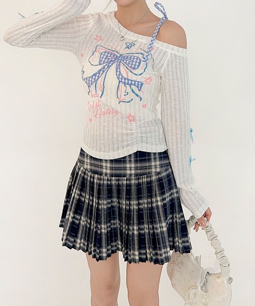 HOOK(フック)の「HOOK for girls リボン刺繍×レースアップ オフショル ロングスリーブトップス(Tシャツ/カットソー・レディース・ブラック/ホワイト・MEDIUM/SMALL)」の22枚目の写真