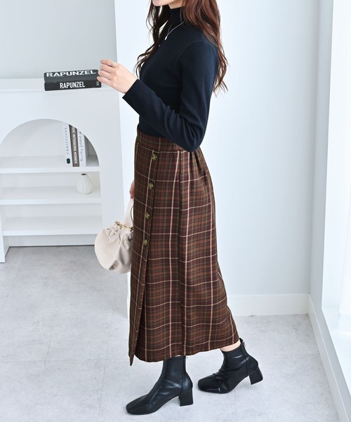 alotta(アロッタ)の「チェック柄ナロースカート(スカート・レディース・ダークブラウン系/ワイン系/ブラウン系その他・M/L/LL)」の10枚目の写真