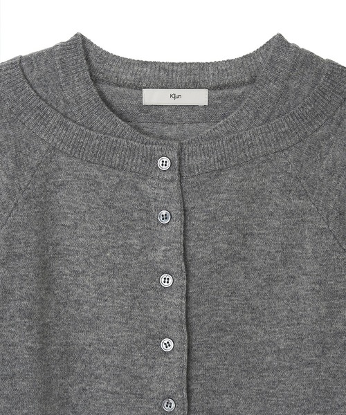 Kijun(キジュン)の「Kijun/キジュン Double Neck Knit Cardigan 重ね着風 ショート丈 ウールニットカーディガン(カーディガン/ボレロ・レディース・グレー/レッド・S/M)」の9枚目の写真