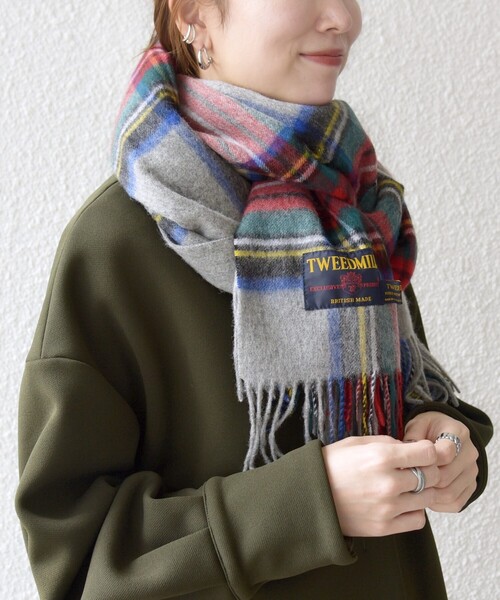 TWEED MILL（ツイードミル）の「TWEED MILL: チェック ウール ストール 25AW（ストール/ショール・レディース・キャメル/ライトグレー・ONE SIZE）」の4枚目の写真