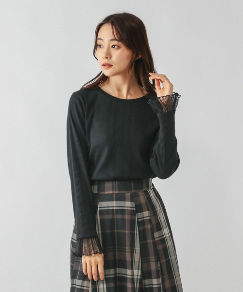 GLOBAL WORK（グローバルワーク）の「Beautee袖フレア長袖/580845（Tシャツ/カットソー・レディース・ホワイト系その他3/ブラック系その他/オフホワイト/ブラック・LARGE/MEDIUM/SMALL）」の3枚目の写真