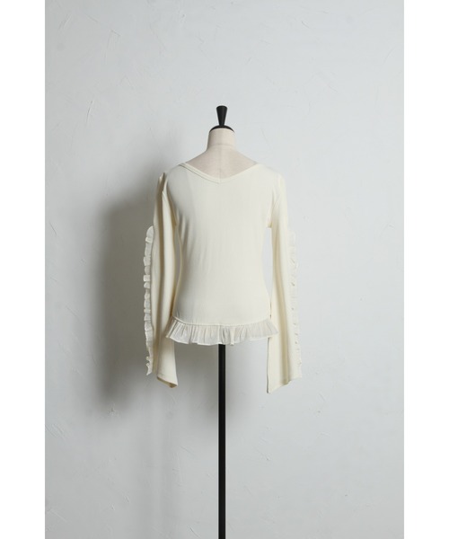ARVELLIA(アルベリア)の「FRILL ACCENT 2-WAY TOPS(Tシャツ/カットソー・レディース・ブラック/アイボリー・M)」の6枚目の写真