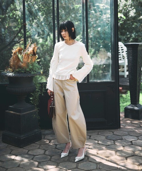 ARVELLIA(アルベリア)の「FRILL ACCENT 2-WAY TOPS(Tシャツ/カットソー・レディース・ブラック/アイボリー・M)」の18枚目の写真